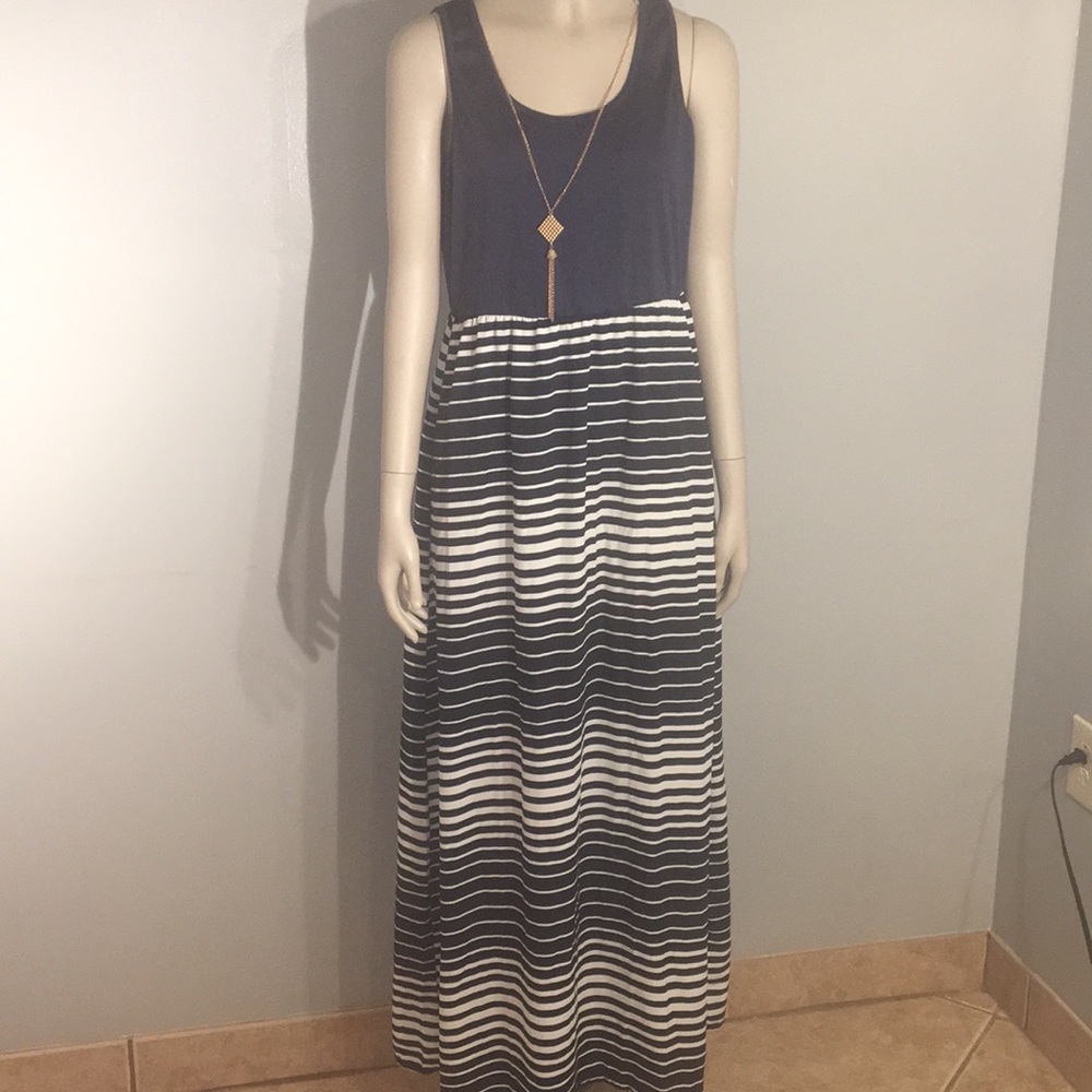 Sleeveless maxi Dress
